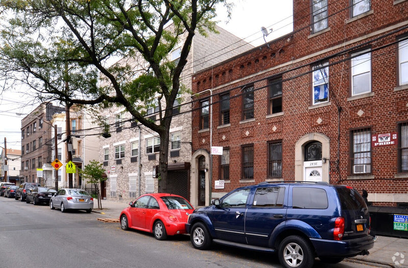 2460 Hoffman St, Unit 1F, 2 bed
